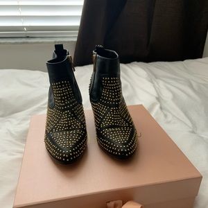 Dolce Vita Studded Booties (gold)
